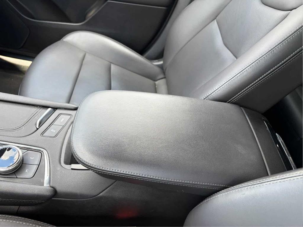 used 2023 Cadillac XT5 car, priced at $39,487