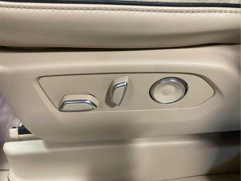 used 2024 Cadillac Escalade ESV car, priced at $79,998