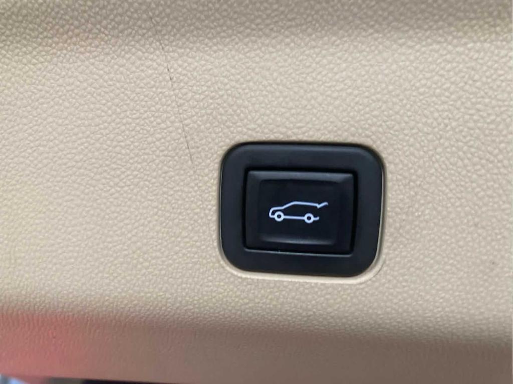 used 2024 Cadillac Escalade ESV car, priced at $79,998