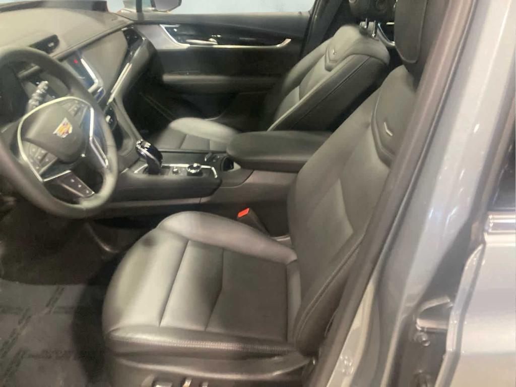 used 2025 Cadillac XT5 car, priced at $44,410