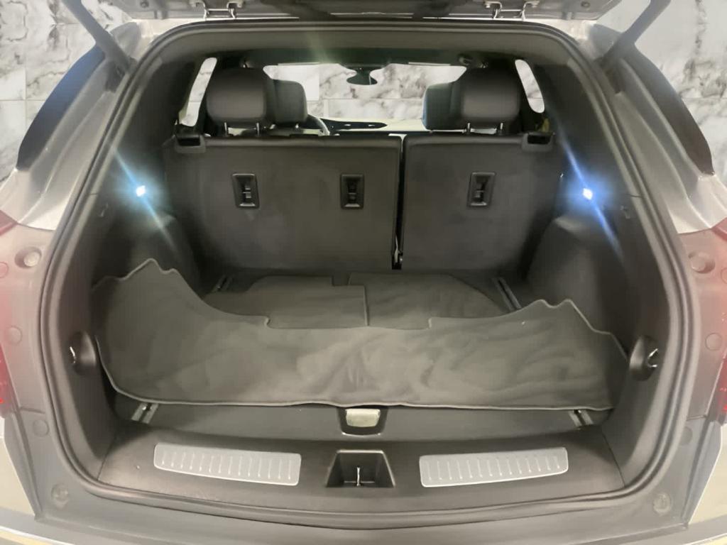 used 2025 Cadillac XT5 car, priced at $44,410