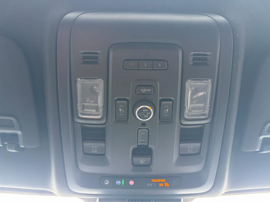 used 2023 GMC Yukon XL car, priced at $63,473