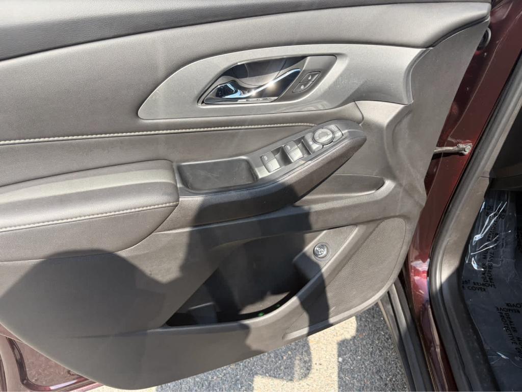used 2023 Chevrolet Traverse car, priced at $28,597
