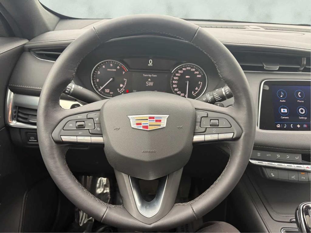 used 2022 Cadillac XT4 car, priced at $28,888