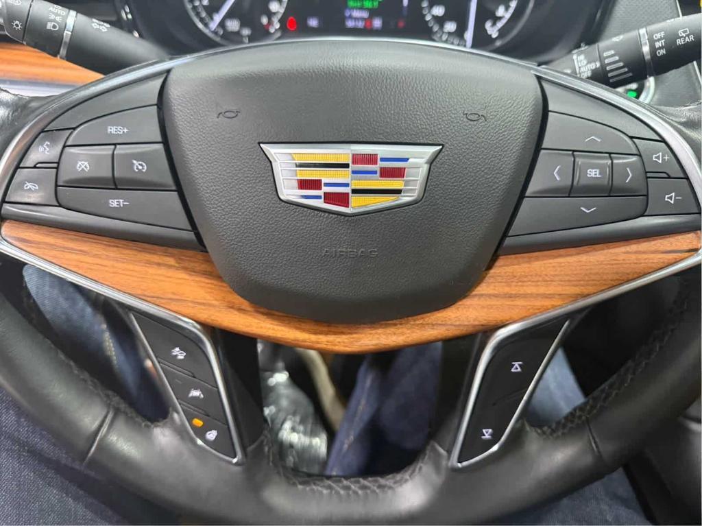used 2021 Cadillac XT5 car, priced at $26,992