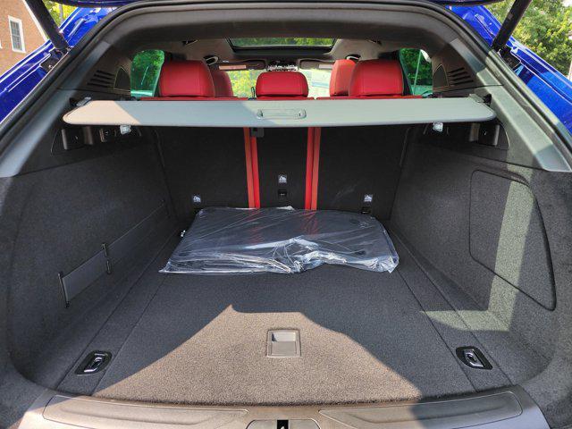 new 2025 Maserati Grecale car, priced at $89,405