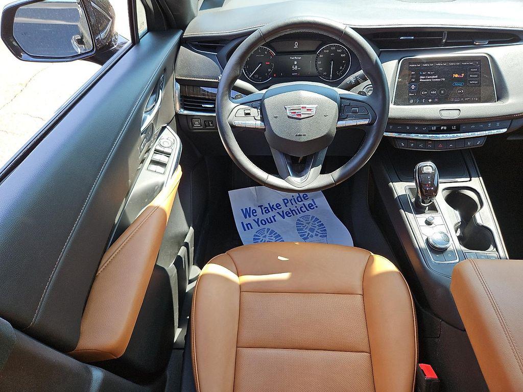 used 2022 Cadillac XT4 car, priced at $25,092