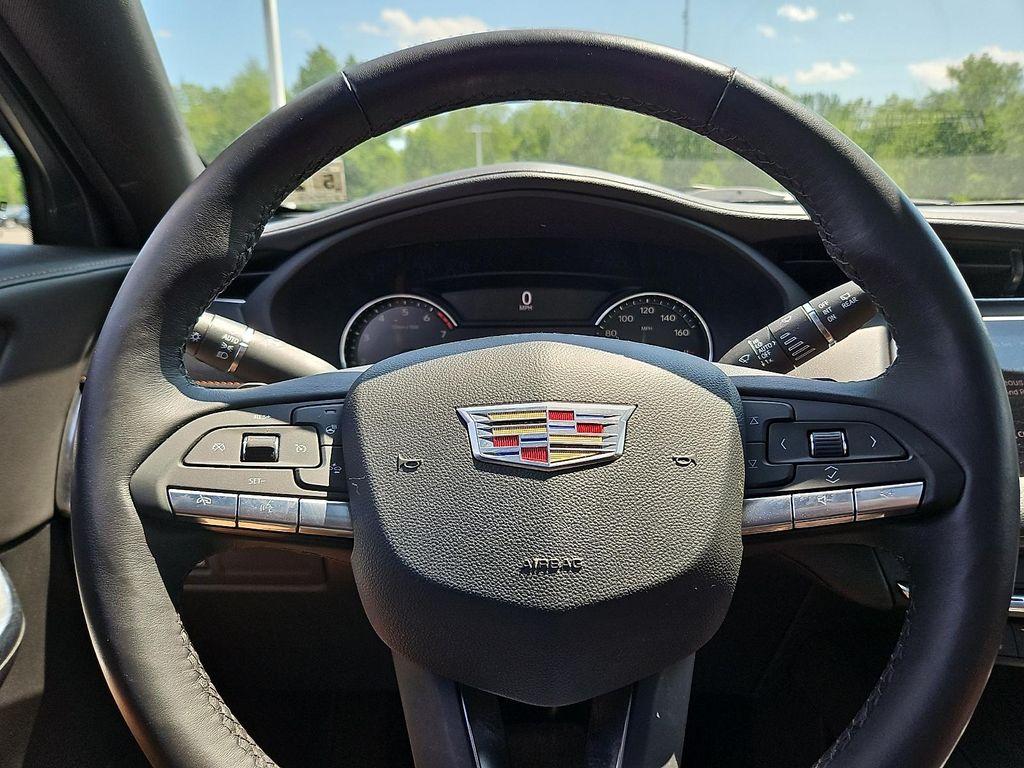 used 2022 Cadillac XT4 car, priced at $25,092