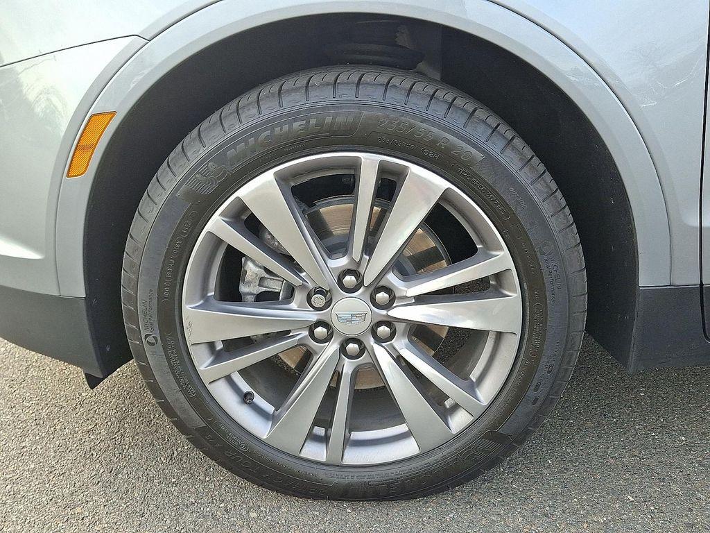 used 2024 Cadillac XT5 car, priced at $43,995