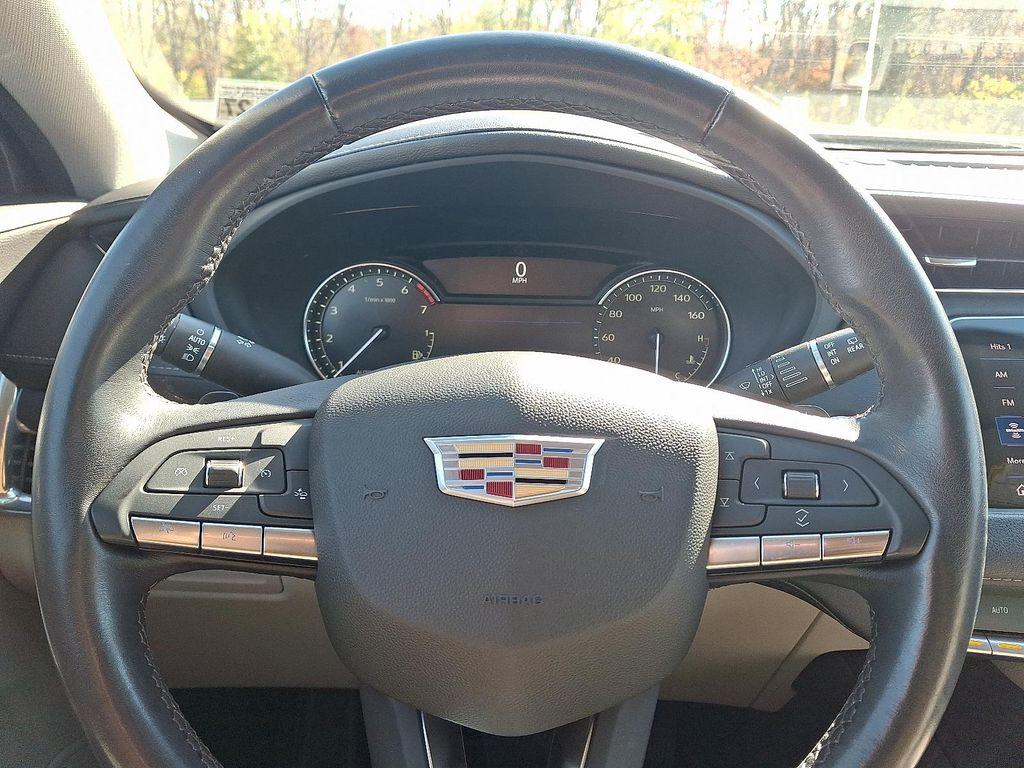 used 2022 Cadillac XT4 car, priced at $25,980