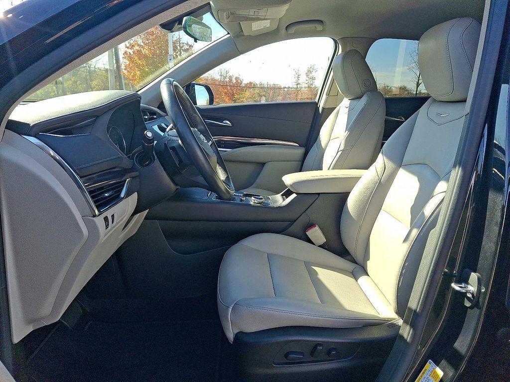 used 2022 Cadillac XT4 car, priced at $25,980