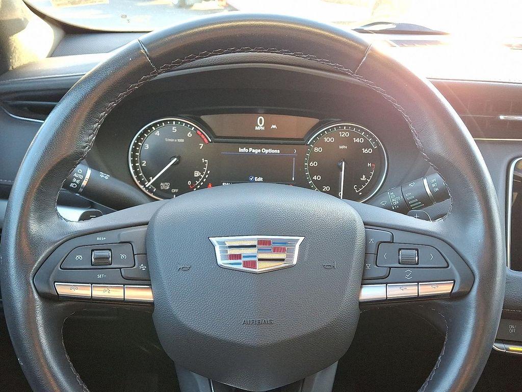 used 2022 Cadillac XT4 car, priced at $26,985