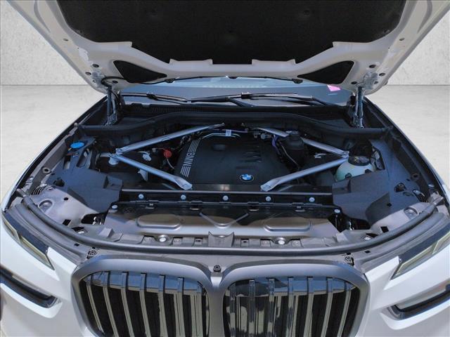 new 2027 BMW X7 car, priced at $100,115