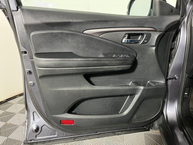 used 2021 Honda Pilot car, priced at $22,999