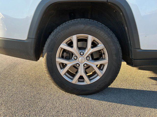 used 2021 Jeep Grand Cherokee L car, priced at $26,999