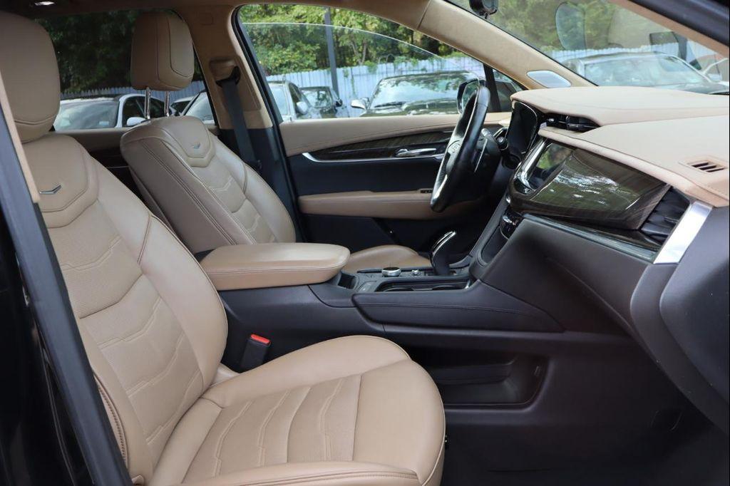 used 2023 Cadillac XT6 car, priced at $31,995