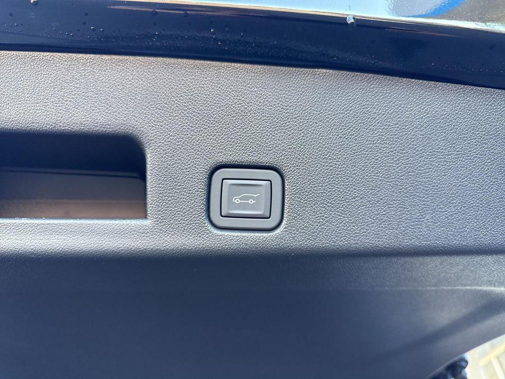 new 2026 Chevrolet Traverse car, priced at $44,165