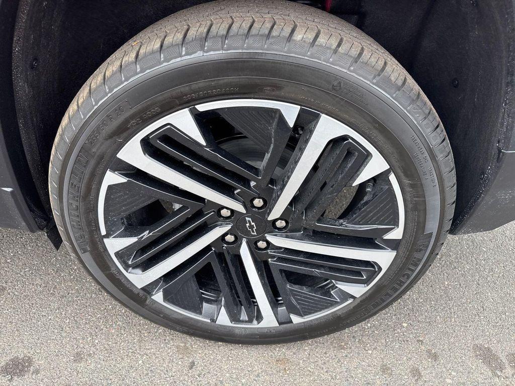 new 2026 Chevrolet Equinox car, priced at $40,085