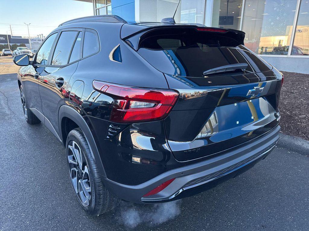 new 2026 Chevrolet Trax car, priced at $27,010