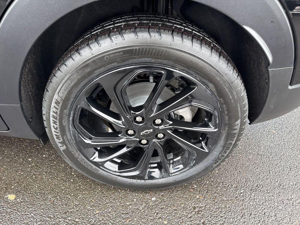 new 2027 Chevrolet Bolt car, priced at $32,995