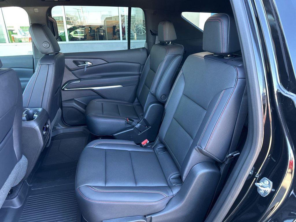 new 2026 Chevrolet Traverse car, priced at $55,270