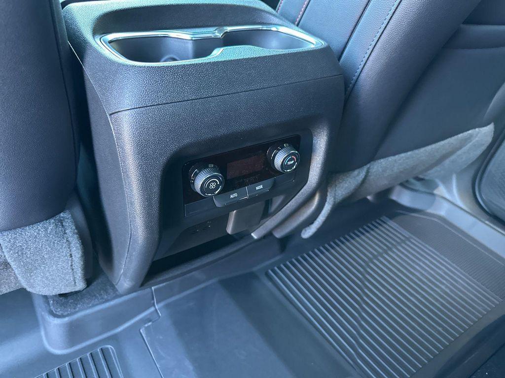 new 2026 Chevrolet Traverse car, priced at $55,270