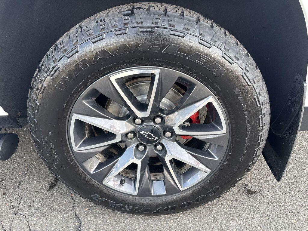 used 2023 Chevrolet Suburban car, priced at $43,980