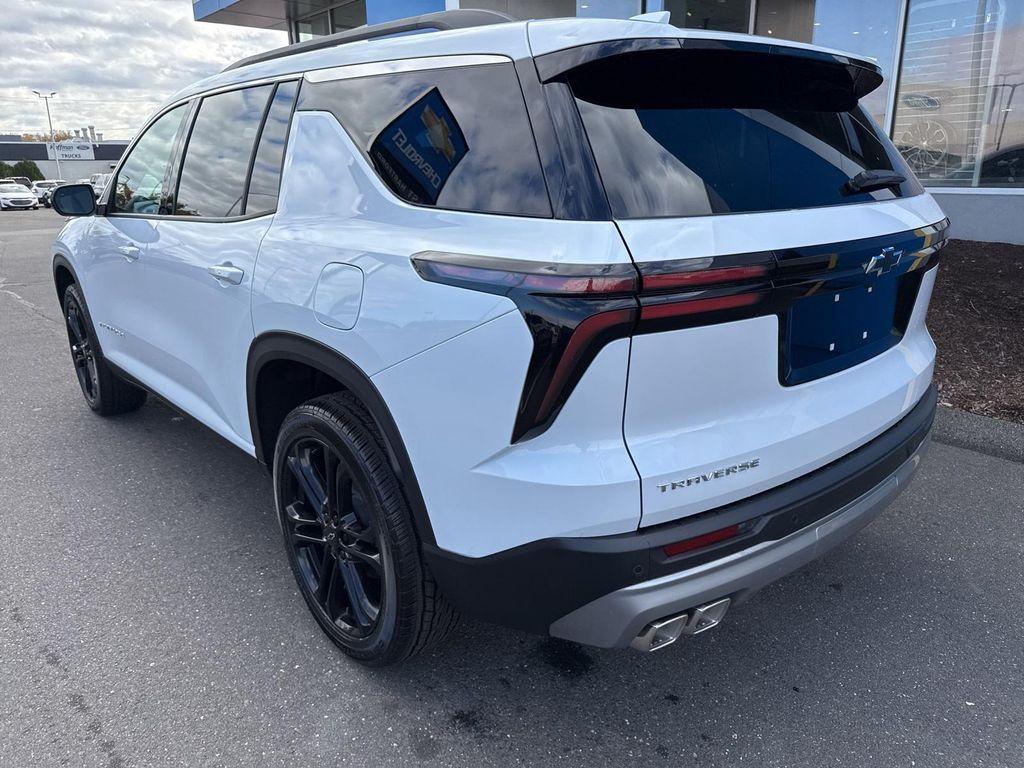 new 2026 Chevrolet Traverse car, priced at $45,160