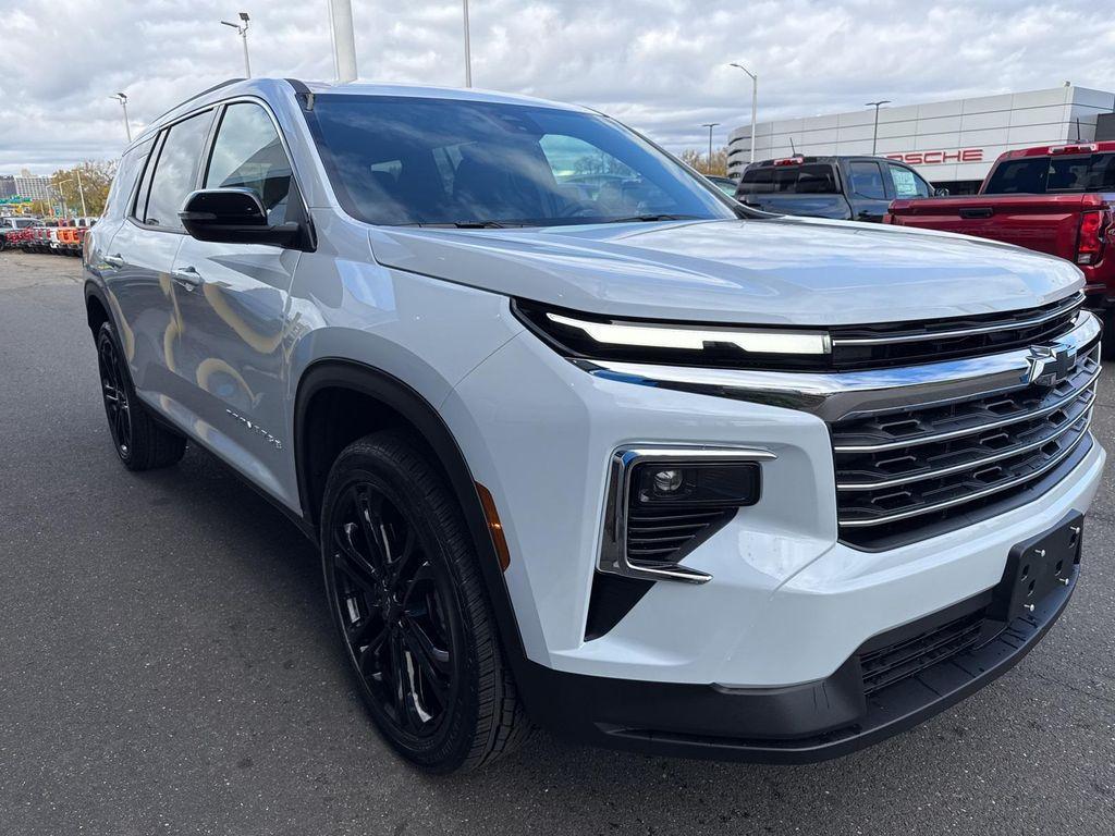 new 2026 Chevrolet Traverse car, priced at $45,160