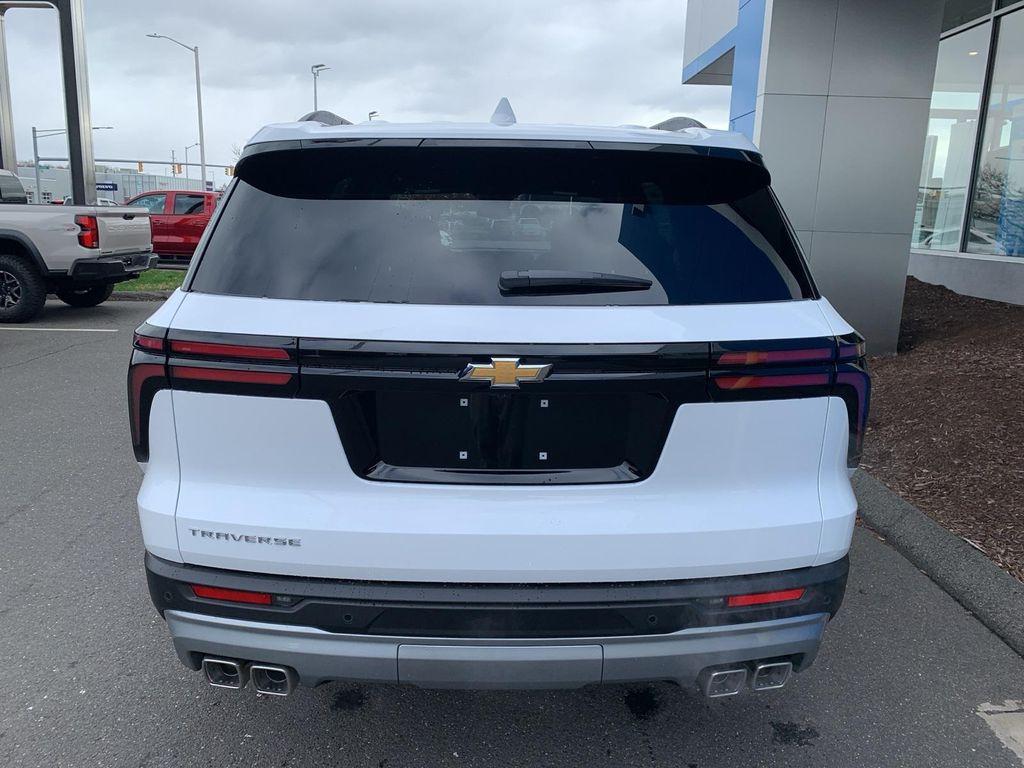 new 2026 Chevrolet Traverse car, priced at $39,695