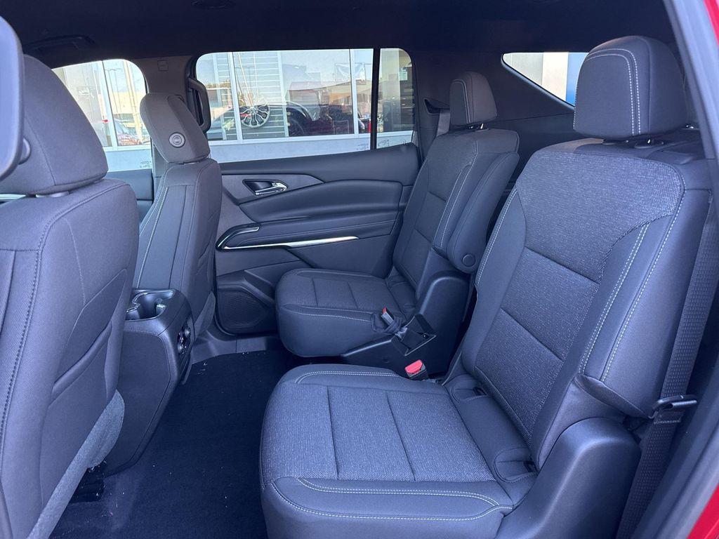 new 2026 Chevrolet Traverse car, priced at $38,815