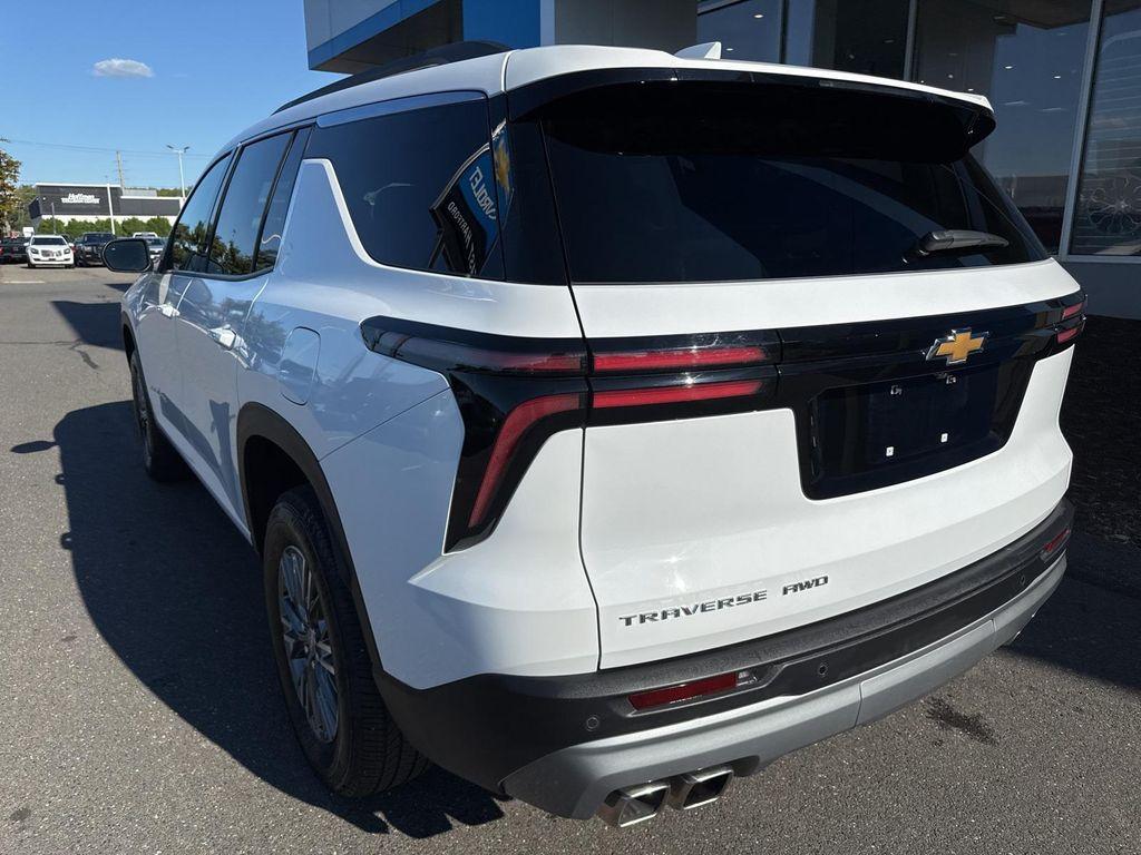 used 2025 Chevrolet Traverse car, priced at $37,480
