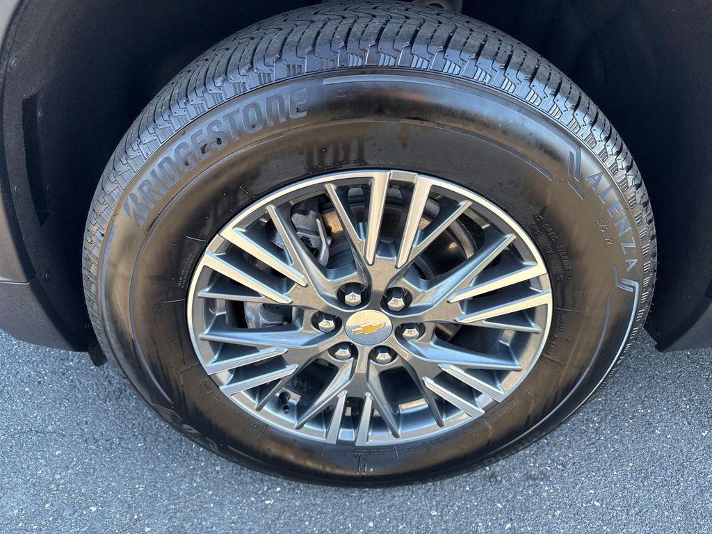 used 2025 Chevrolet Traverse car, priced at $37,480