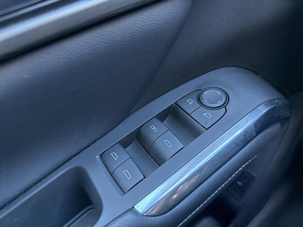 2025 Summit White Chevrolet Traverse