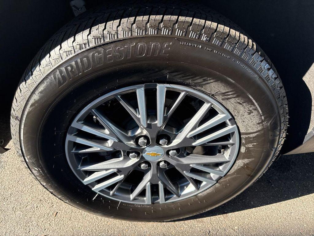 used 2025 Chevrolet Traverse car, priced at $37,480