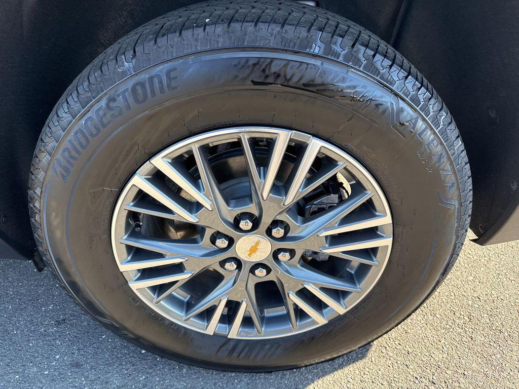 used 2025 Chevrolet Traverse car, priced at $37,480