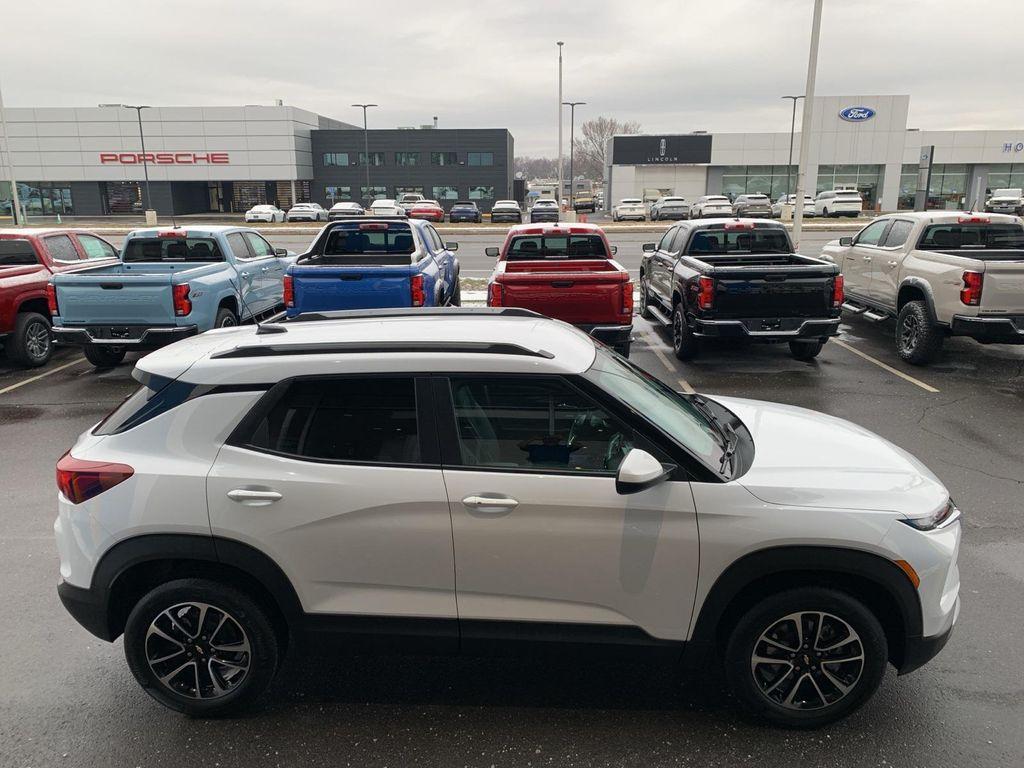 used 2025 Chevrolet TrailBlazer car, priced at $23,980