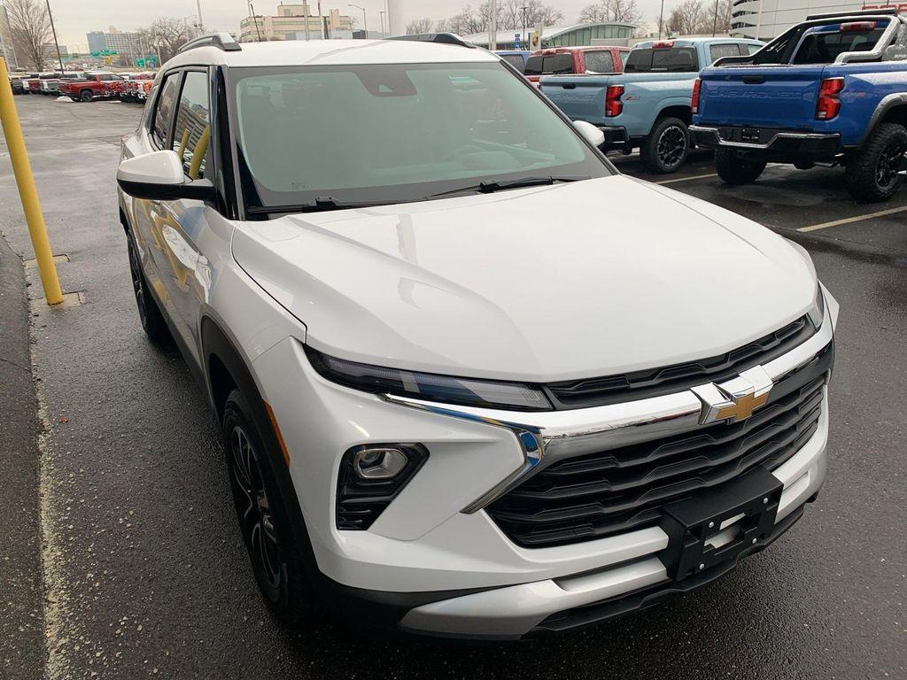 used 2025 Chevrolet TrailBlazer car, priced at $23,980
