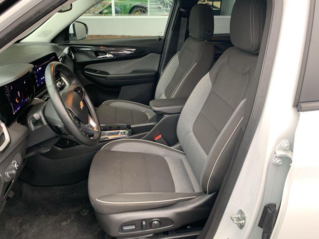 used 2025 Chevrolet TrailBlazer car, priced at $23,980