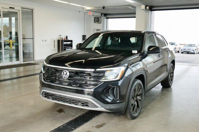 new 2026 Volkswagen Atlas Cross Sport car, priced at $47,010