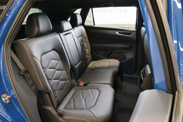 new 2026 Volkswagen Atlas Cross Sport car, priced at $40,593