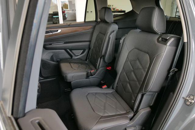 new 2026 Volkswagen Atlas car, priced at $48,284