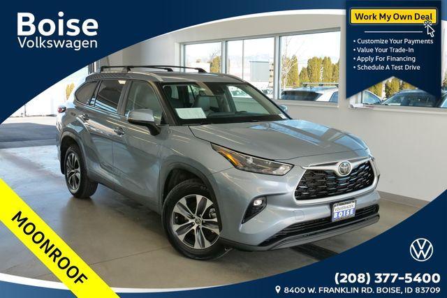 used 2023 Toyota Highlander car, priced at $33,999