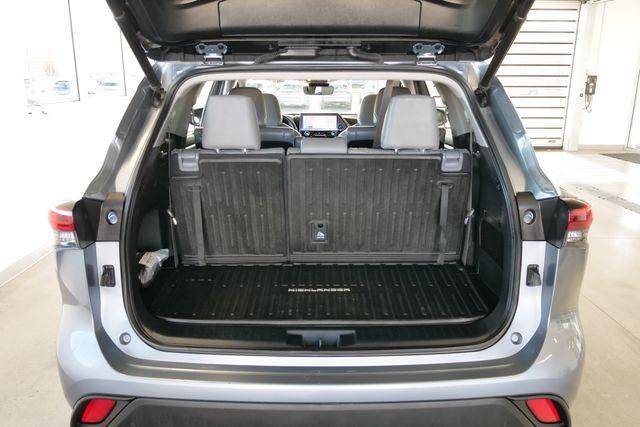 used 2023 Toyota Highlander car, priced at $33,999