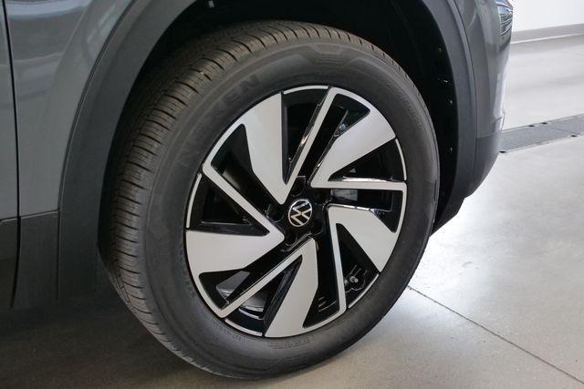 new 2026 Volkswagen Atlas car, priced at $46,654