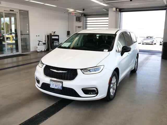 used 2024 Chrysler Pacifica car, priced at $30,999