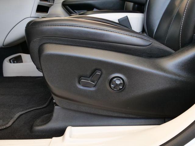 used 2024 Chrysler Pacifica car, priced at $30,999