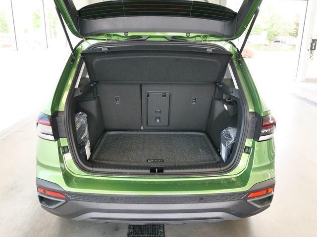 new 2026 Volkswagen Taos car, priced at $34,563