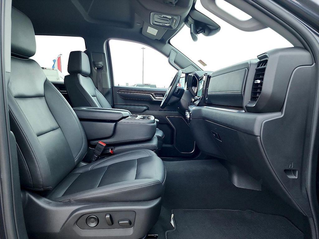 used 2025 GMC Sierra 1500 car, priced at $45,998