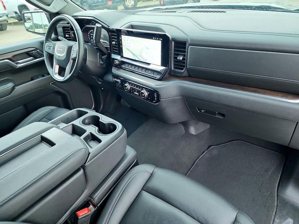 used 2025 GMC Sierra 1500 car, priced at $45,998